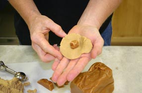 How to make cookie in hand